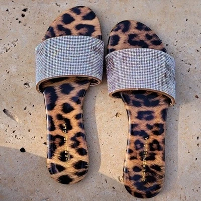 Sandalias planas para mujer con estrás color leopardo Foto 1 de 4