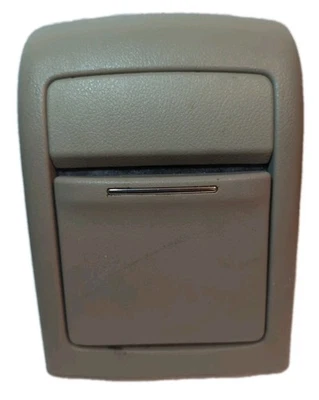 Оригинальный бежевый подстаканник для задней консоли Subaru Outback 2005–2009 годов выпуска - Изображение 1 из 4