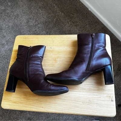 Naturalizer 优雅勃艮第皮革踝靴 8.5W 码 br 方头鞋 — 第 1/4 张图片
