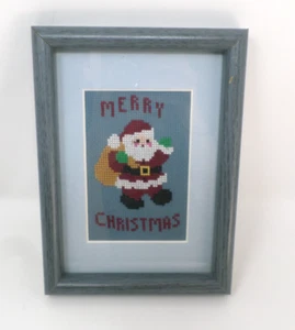 Vintage Kreuzstich gerahmt Frohe Weihnachten Bild mit Weihnachtsmann mehrfarbig 5x7 - Bild 1 von 3