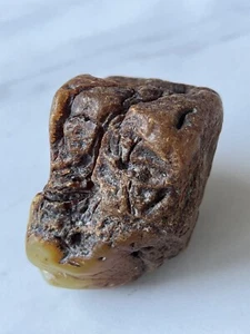 Piedra ámbar báltico grande natural cruda 139 gramos. Yema de huevo. - Imagen 1 de 13