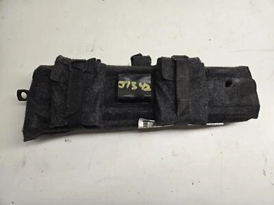 2007 Hummer H3 Jack And Tool Kit; Scuffs/Scratches. - Imagem 1 de 4