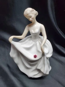 A2 Royal Doulton Tracy HN2736 1982 - Picture 1 of 12