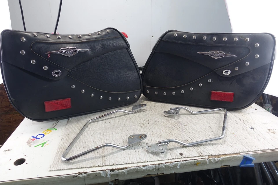 ALFORJAS ABATIBLES DE CUERO SUZUKI BOULEVARD 05-23 VL800 C50 990A0-77044 Foto 1 de 4