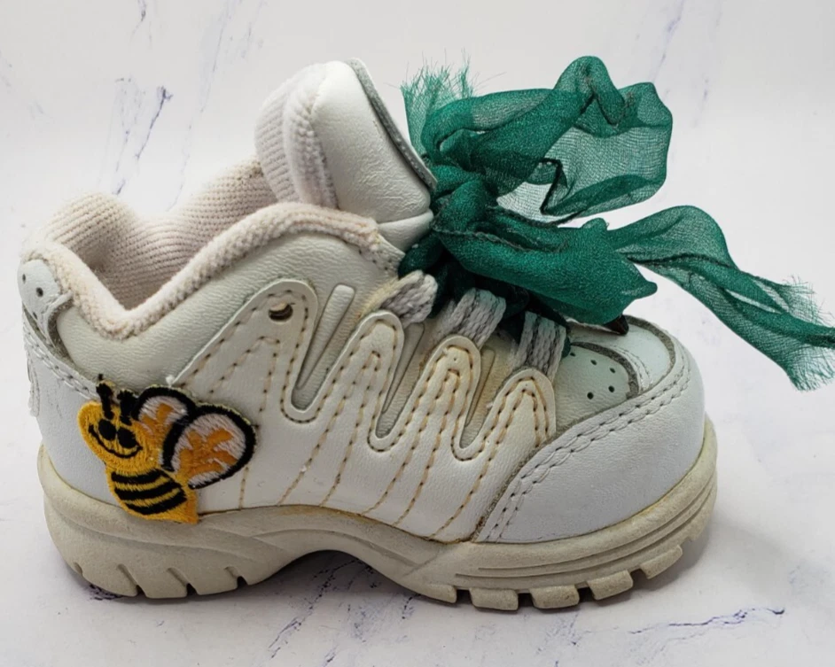 Cherokee Infant's Bee Theme Baby Shoes Sneakers Leather White Size 2 - Image 1 of 4