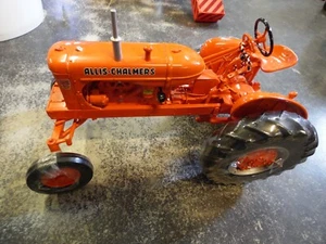 1/16 Allis Chalmers WD-45 Tractor With Wide Front, Precision Series #3 - Picture 1 of 10