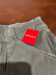 Spanx Stretch Twill Ankle Cargo Pants 1x NWT Desert Dune Color 28.5 inch inseam - Picture 1 of 4