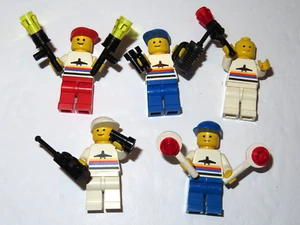 Vintage Lego Minifigures Airport Workers Flight Deck Lot with Accessories - Picture 1 of 5