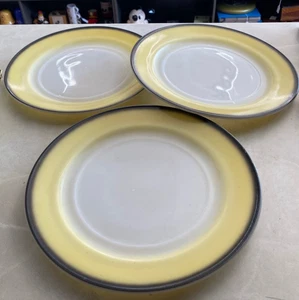 Vintage Hazel Atlas Ovide Yellow and White with Black Trim Plates 8 7/8" 3 - Picture 1 of 3