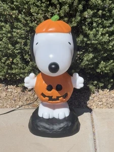 Molde soplador de calabaza iluminado de 2 pies Peanuts Snoopy decoración de patio de Halloween - NUEVO - Imagen 1 de 2
