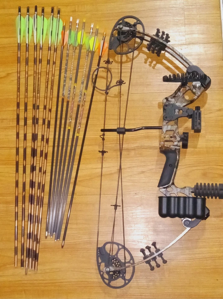Ghosthand Compound Bow Package Right Hand with Arrow Rest and Arrow Sight Used - Image 1 of 3