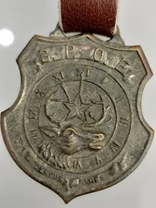 Vintage BPOE Schlüsselanhänger mit Lederband - Bild 1 von 3