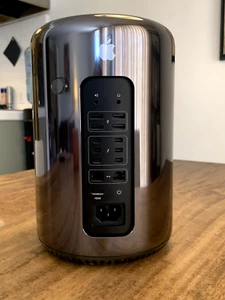 Apple Mac Pro 2013 3.5GHz Quad-core Intel Core i7, 48 GB RAM, 512 GB Flash - Picture 1 of 6