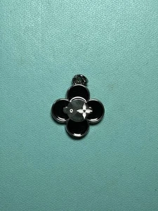 LOUIS VUITTON Pendant BLACK AND SILVER Charm/Zip Pull Flower Motif double sided - Picture 1 of 3