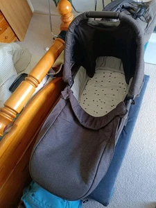 MIXX Next carry cot - Picture 1 of 3