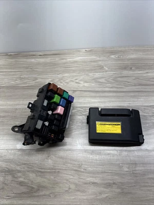 2002-2010 Lexus SC430 Under Hood Fuse & Relay Box W/Headlight MPX Computer - Image 1 of 4