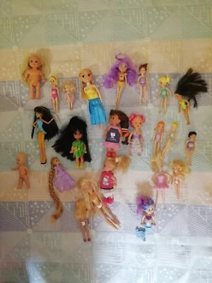 Lotto 28 Mini Bambole Da Collezione - Immagine 1 di 4