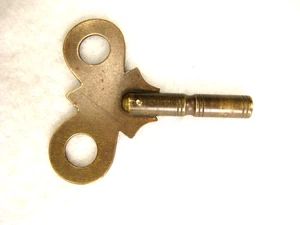 ANTIGUA LLAVE RELOJ AMERICANA de latón c.1870 - Imagen 1 de 5