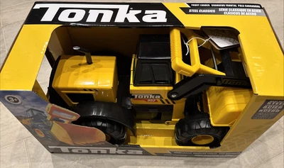 Cargador frontal Mighty Tonka construido mayoritariamente construcción de acero. Muy grande Foto 1 de 3