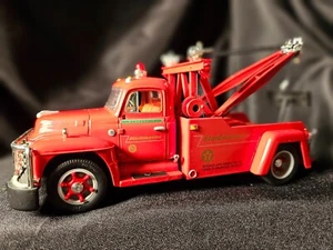 First Gear 1955 Diamond-T Texaco Tow Truck 1:34 Scale Inv. #2893 - Picture 1 of 7