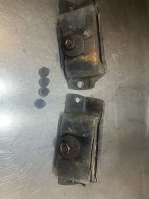 66 -86 FORD BRONCO MOTOR MOUNTS F150 F250 F350 289 302 ENGINE E150 E250 E350 - Image 1 of 4