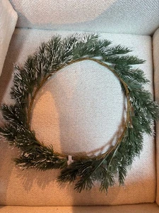 NUOVO Pottery Barn Set di 4 Ghirlanda di Ginepro Smerigliato Piatto Caricatore Natale - Foto 1 di 7