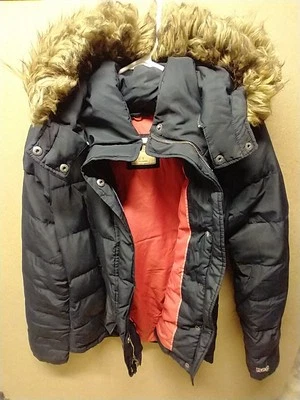 Chaqueta de invierno para mujer Hollister muy bonita usada  Foto 1 de 4