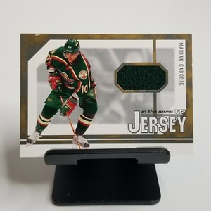 2003-04 In the Game-Used Signature Series Jersey Gold /10 Marian Gaborik #GUJ-22