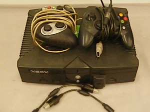 Original Microsoft Xbox with 2 controllers not working for parts or repair - Picture 1 of 3