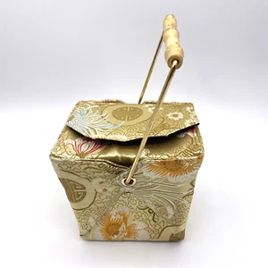 Chinesische Takeout-Box oder Geldbörse Goldton mit Blumen- und Stoffdesign, hat Spiegel - Bild 1 von 8