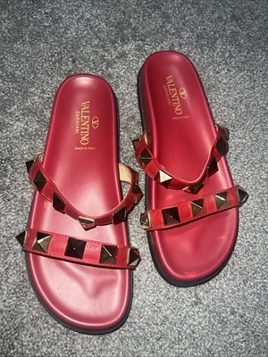 Sandalias Valentino rojas y doradas talla 38 Foto 1 de 4