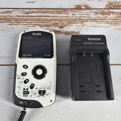 Kodak PlaySport ZX3 HD Video Camera Water Resistant w/ Battery & Charger - Image 1 of 4