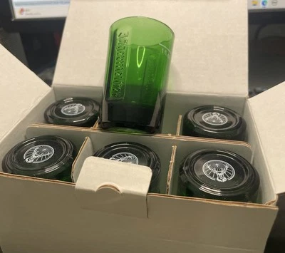 CONJUNTO DE 6 COPOS DE VIDRO VERDE JAGERMEISTER LOGOTIPO EM RELEVO NOVO EM FOLHA! - Imagem 1 de 4