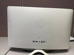 HP AIO 24-g020 | 240GB SSD, Win10 Home, 8GB RAM - Picture 1 of 4
