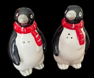 Vintage Penguin Salt Pepper Shaker Set Christmas Red Scarf - Picture 1 of 23