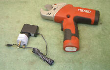 RIDGID TC-40 Cordless Plastic Pipe Cutter 3-42mm Dia. +Battery + Charger