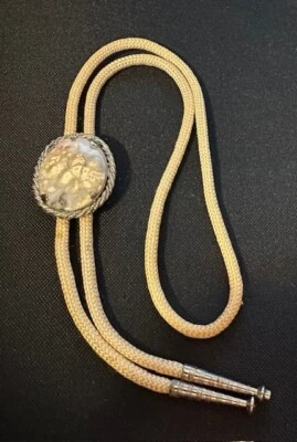 Exquisita corbata Bolo de piedras preciosas de ágata flor real, 32", puntas de acero inoxidable Foto 1 de 4