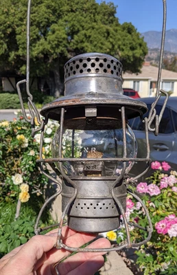 1959 CANADIAN NATIONAL ADLAKE 400 HIRAM L. PIPER RAILROAD LANTERN W/ETCHED GLOBE - Image 1 of 4