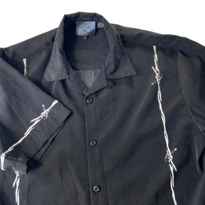 Camisa de salón Y2K zafiro cuello lazo alambre de púas salón tribal hombres L relajada XL - Imagen 1 de 11