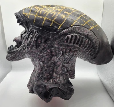 Vintage Alien VS Predator 2004 Latex Mask 20th Century Fox Adult Sci Fi Cosplay - Image 1 of 4