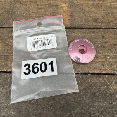 Chris King Pretty And Strong 2005 Fone de Ouvido Rosa Top Cap NoThreadSet 1-1/8 polegadas Novo na caixa - Imagem 1 de 4