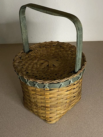 Small Basket With Attached Lid - Vintage- Tan with Green Accents Cover