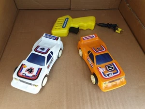 Super Speed Double Loop Circuit controller and two slot cars JYECAR, DE JYESA - Imagen 1 de 7