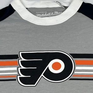 Nueva Camiseta Philadelphia Flyers Timbre Talla M Mitchell & Ness De Colección NHL Hockey - Imagen 1 de 15