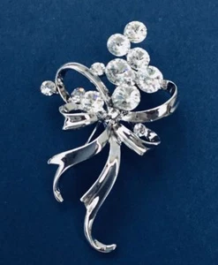 Sparkly silver tone flower brooch pin made with Swarovski crystal PIN020019 - Picture 1 of 1