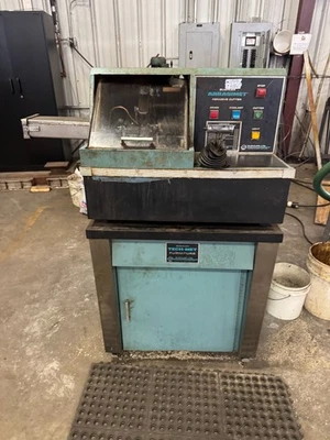 Buehler  Tech-met apparatus Microstructural analysis cutters manufactured PARTS Foto 1 de 4