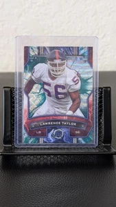 2024 Topps Resurgence - Lawrence Taylor #71 Teal Surge Refractor /149 - Bild 1 von 2