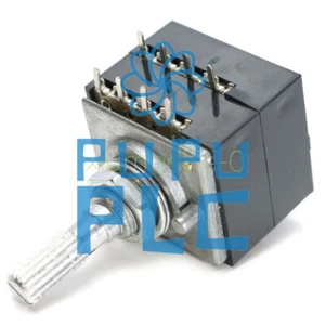 Potentiometer 250K Log Audio Amp Volume Control Pot Stereo W Loudness  M - Picture 1 of 1