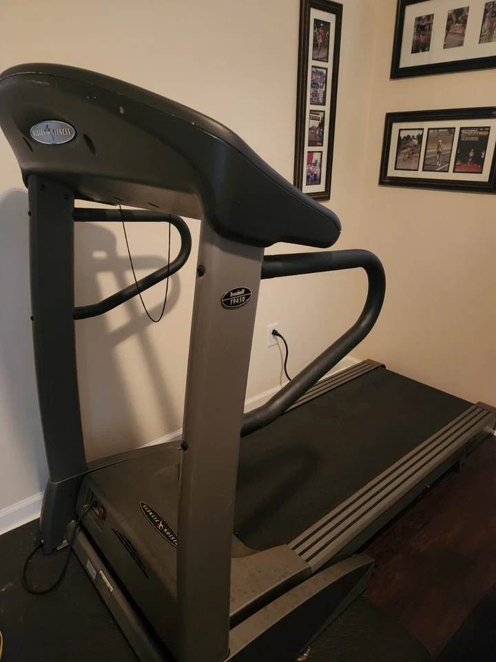 Treadmill T9250 Vision Quest - Image 1 of 2