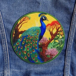 Parche de pavo real aplique de hierro ropa insignia animal salvaje pluma de pájaro exótico - Imagen 1 de 12